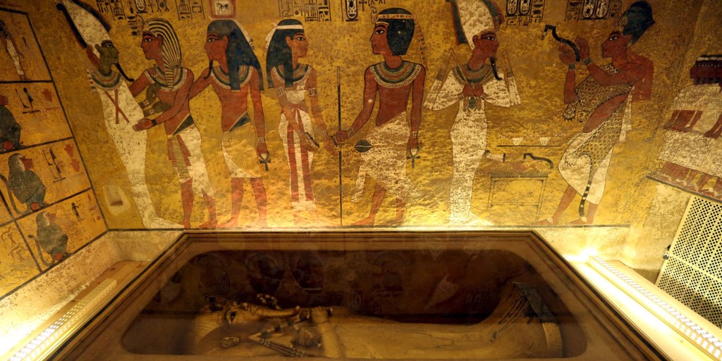 https://atrouche.com/wp-content/uploads/2022/03/king-tutankhamun-tomb.jpg